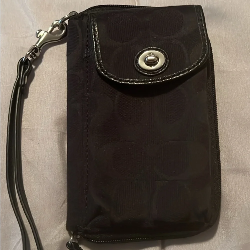 Black Cell Phone Wristlet - Picture 1 of 3